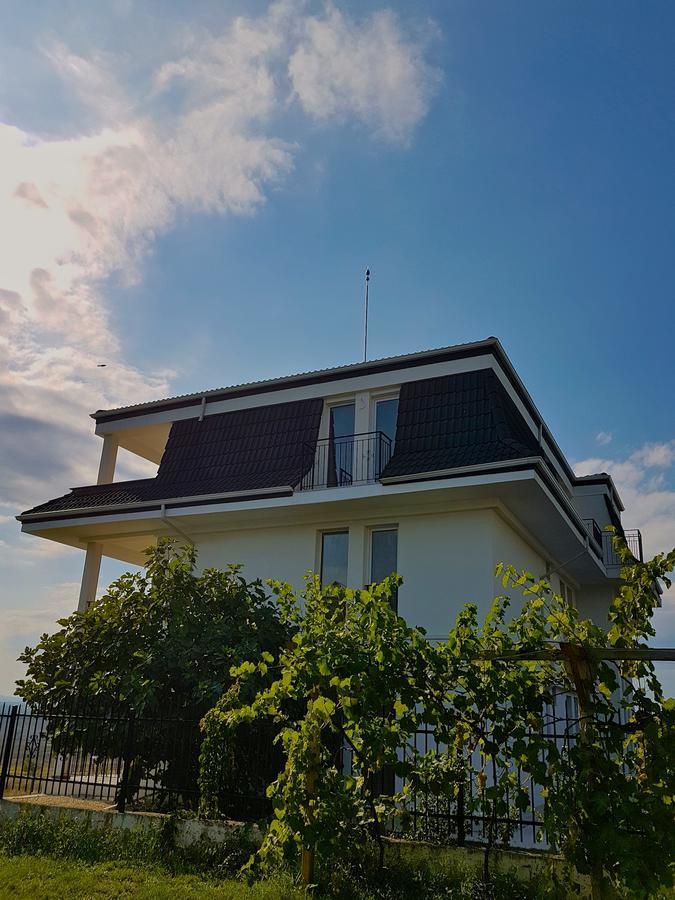 Belvedere Apartments ビャラ エクステリア 写真